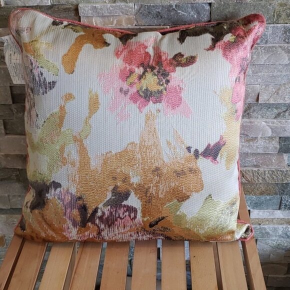 Millano Dainty Decorative Throw Cushion - Picture 3 of 4